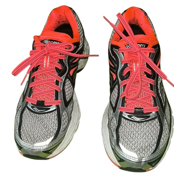 Saucony Women’s Size 7.5 Guide Running Shoes – Gray/Pink/black – Great Condition - Picture 7 of 11